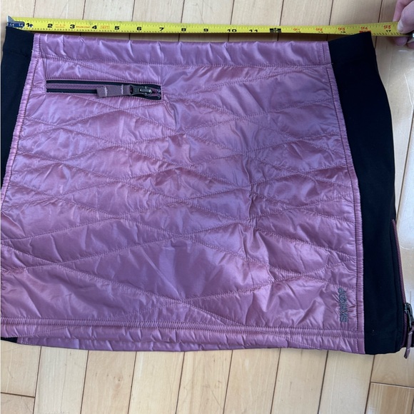 Pink and Black Mini Pencil Skirt with Quilted Style for Athletic Occasions - Picture 5 of 6